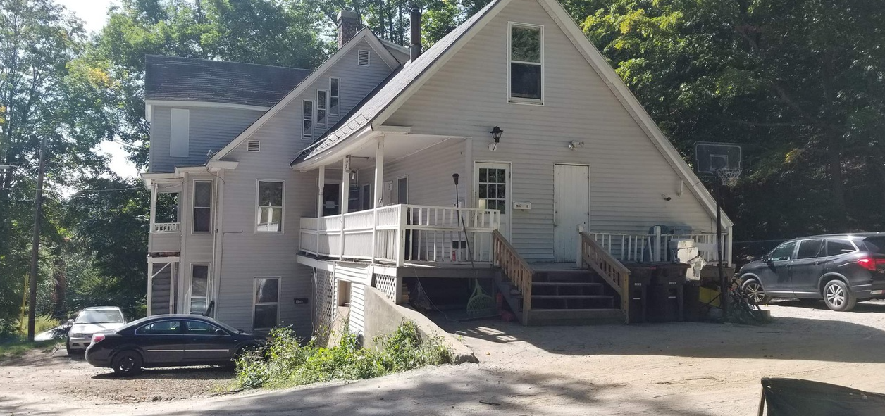 140 School St #1 - Photo 2 of 10