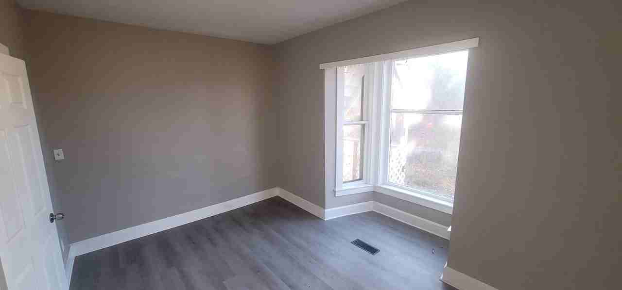 140 School St #1 - Photo 5 of 10