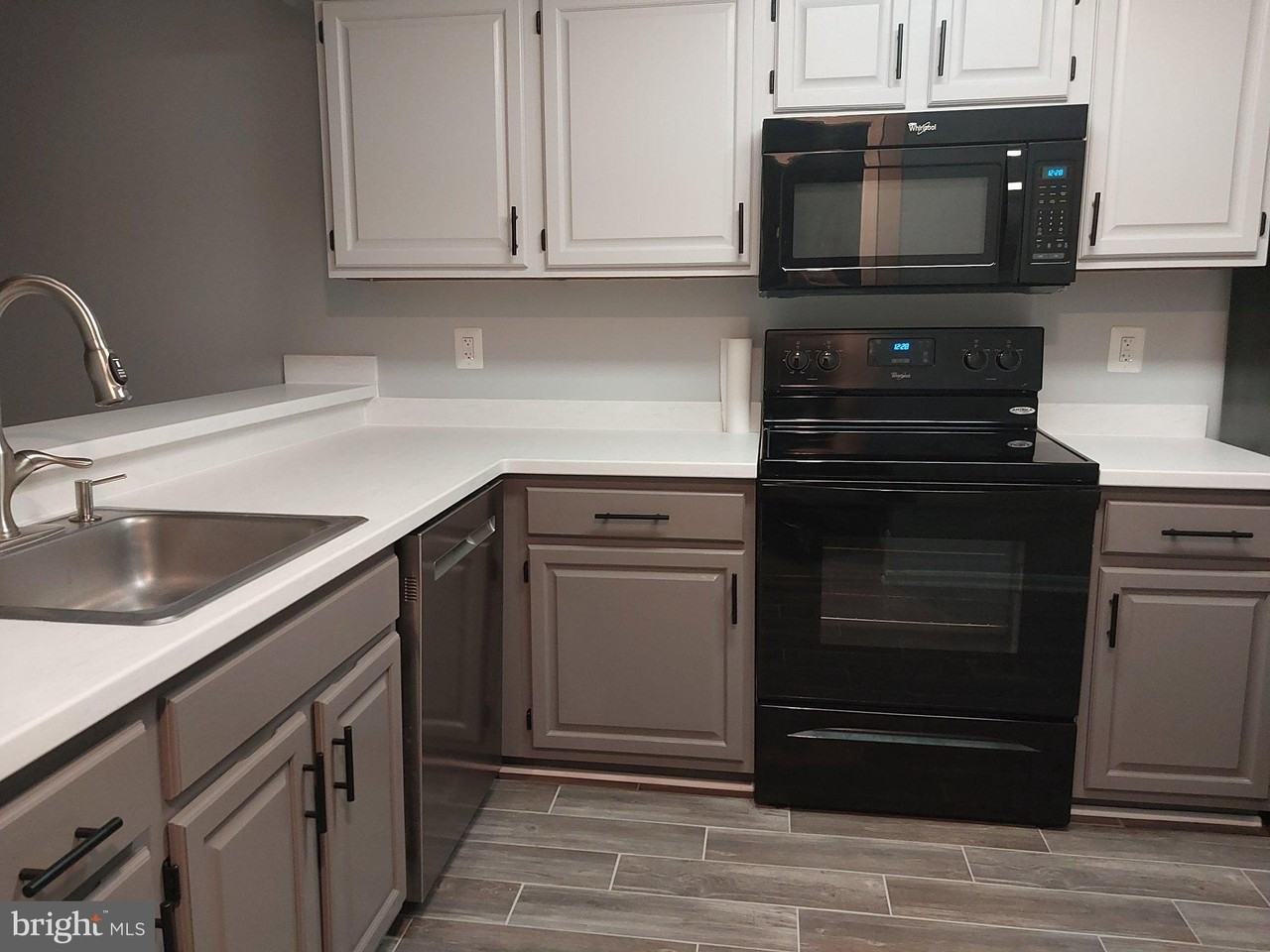 244 S Reynolds St #203 - Photo 2 of 31