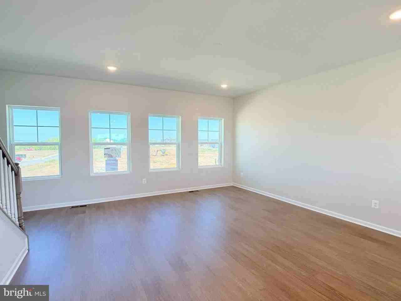 136 Swansong Pl - Photo 4 of 41