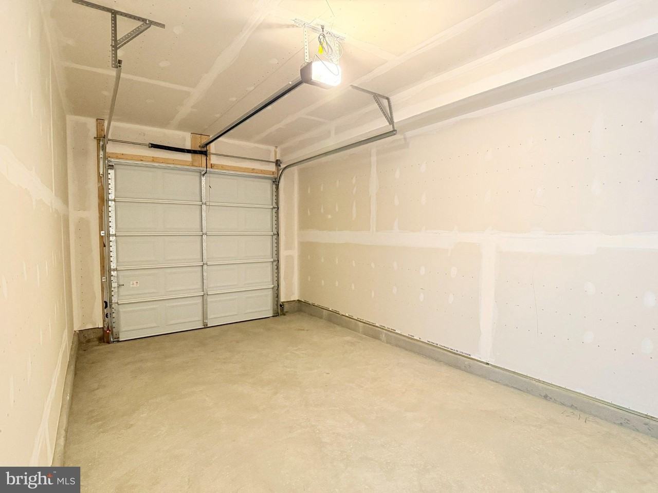 136 Swansong Pl - Photo 7 of 41
