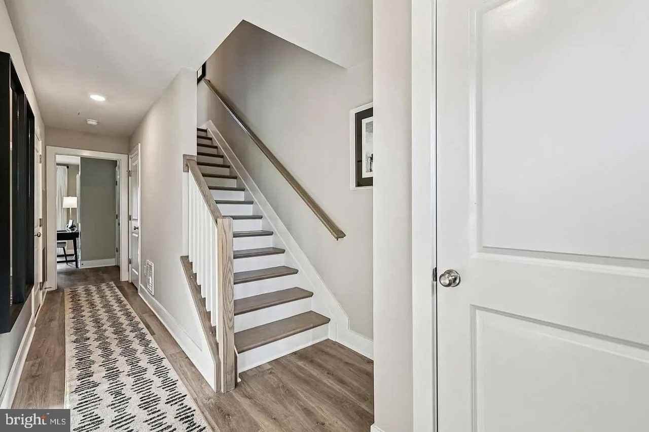 143 Willett Hollow St - Photo 2 of 25
