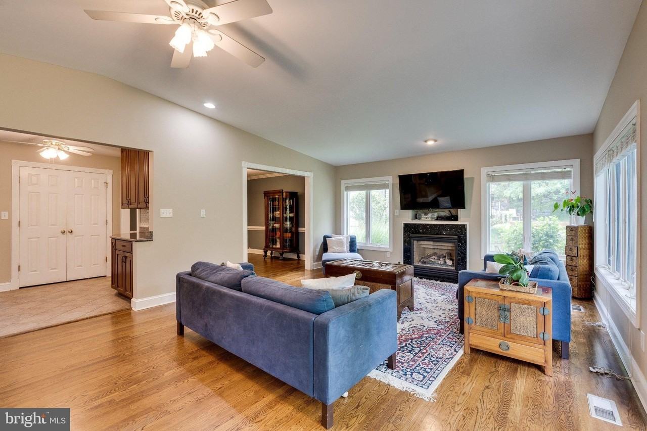 1816 Midlothian Ct - Photo 5 of 24