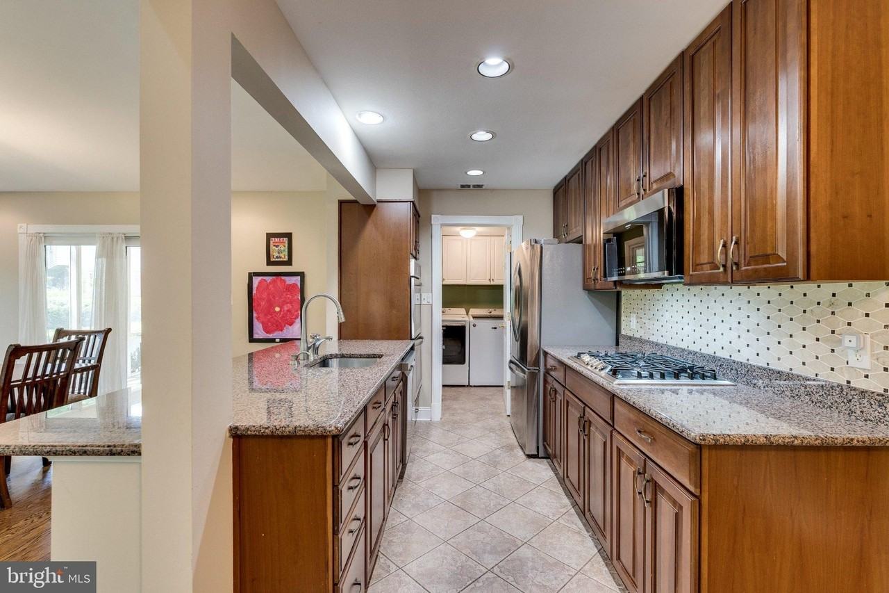 1816 Midlothian Ct - Photo 7 of 24
