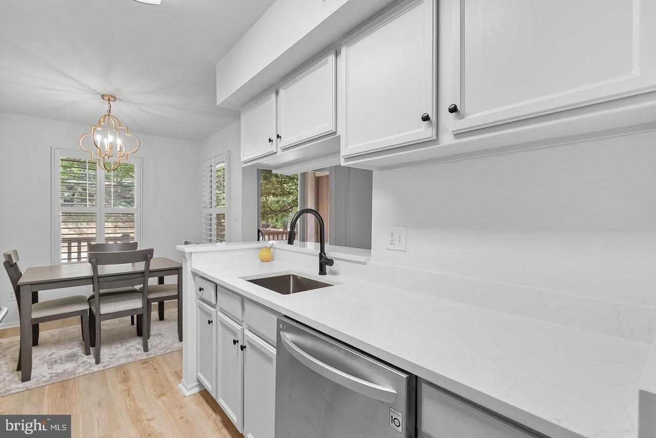 1725 Ascot Way #1725D - Photo 6 of 14