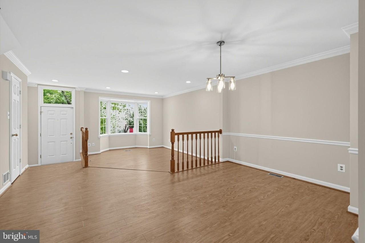 8893 Eagle Rock Ln - Photo 2 of 27