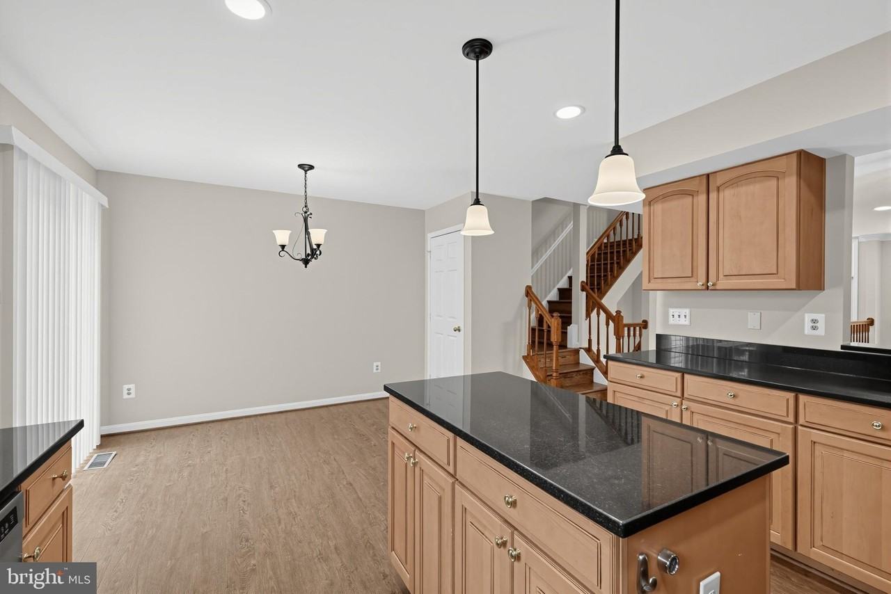 8893 Eagle Rock Ln - Photo 6 of 27