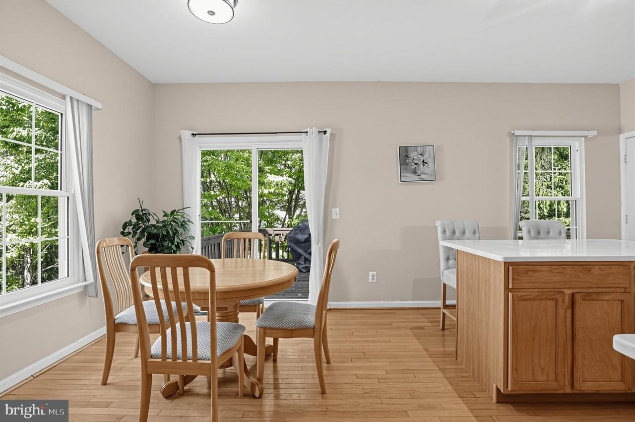 43100 Sherbrooke Ter - Photo 5 of 32