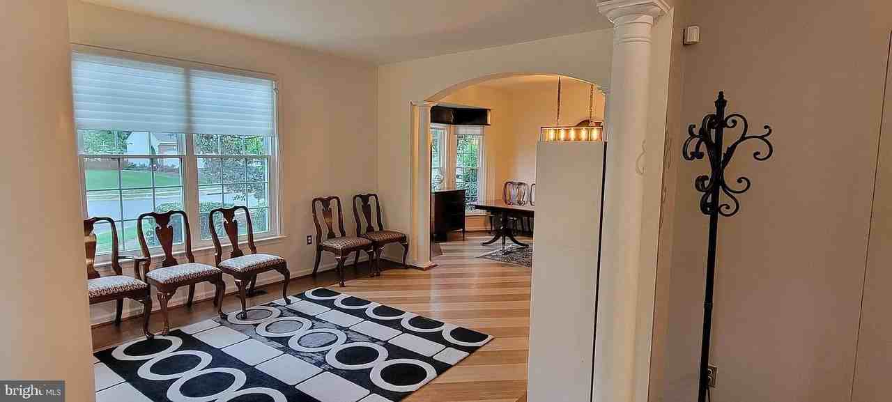21381 Maidsville Ct - Photo 2 of 18