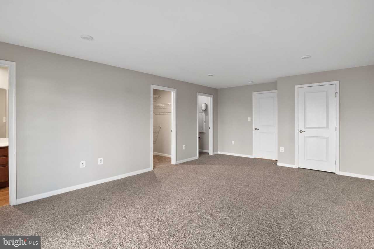 515 Streamview Dr - Photo 5 of 36
