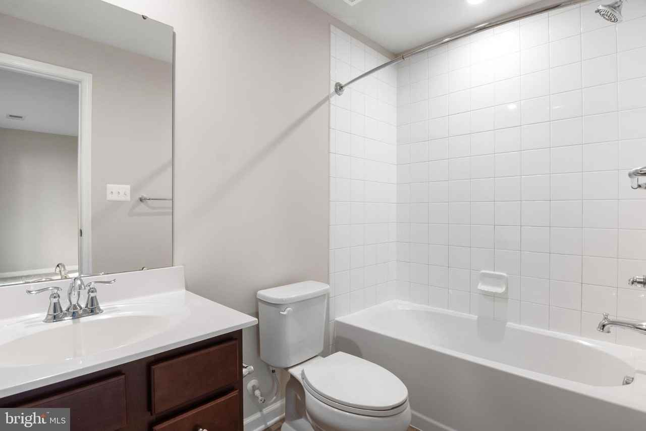515 Streamview Dr - Photo 6 of 36