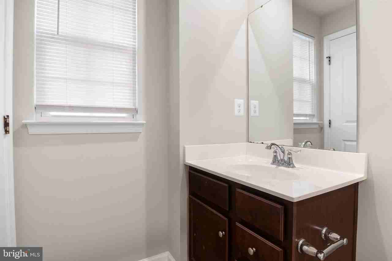 515 Streamview Dr - Photo 7 of 36
