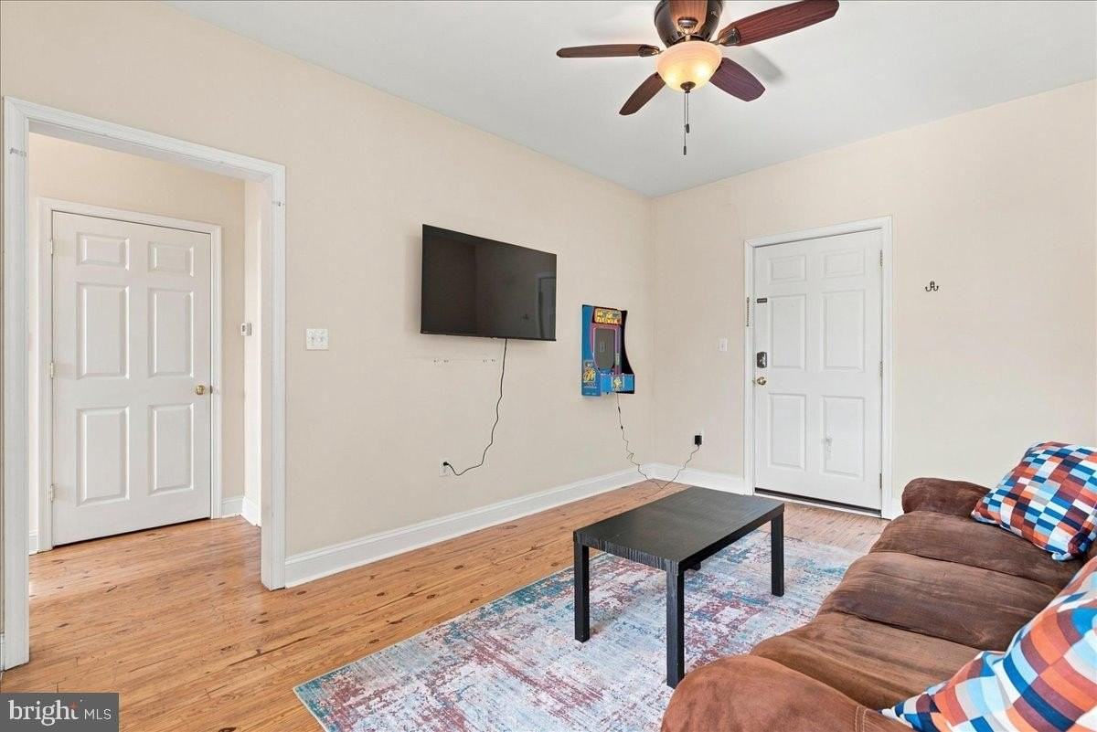126 N Braddock St #202 - Photo 4 of 18