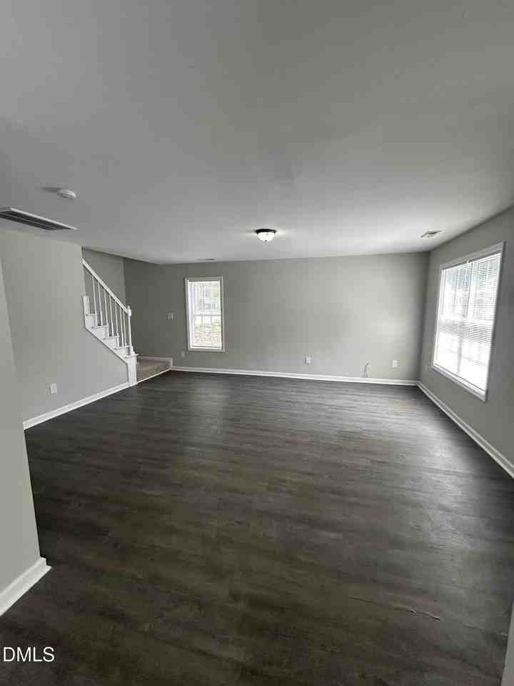 644 Coleman St #101 - Photo 3 of 9