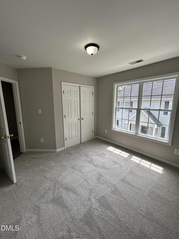 644 Coleman St #101 - Photo 6 of 9