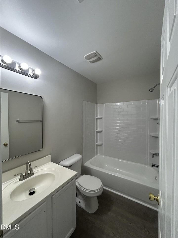 644 Coleman St #101 - Photo 7 of 9