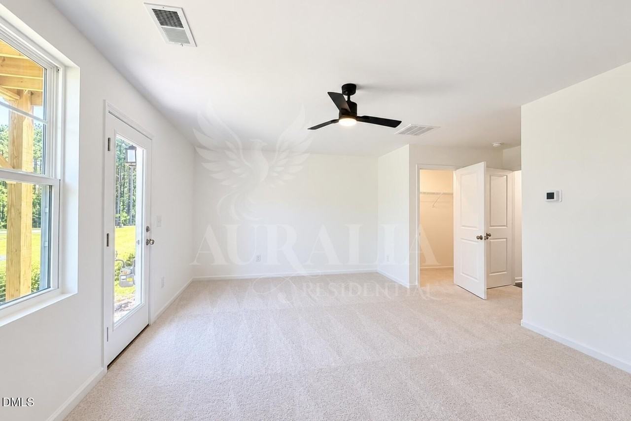 3210 Gypsum Dr - Photo 7 of 33