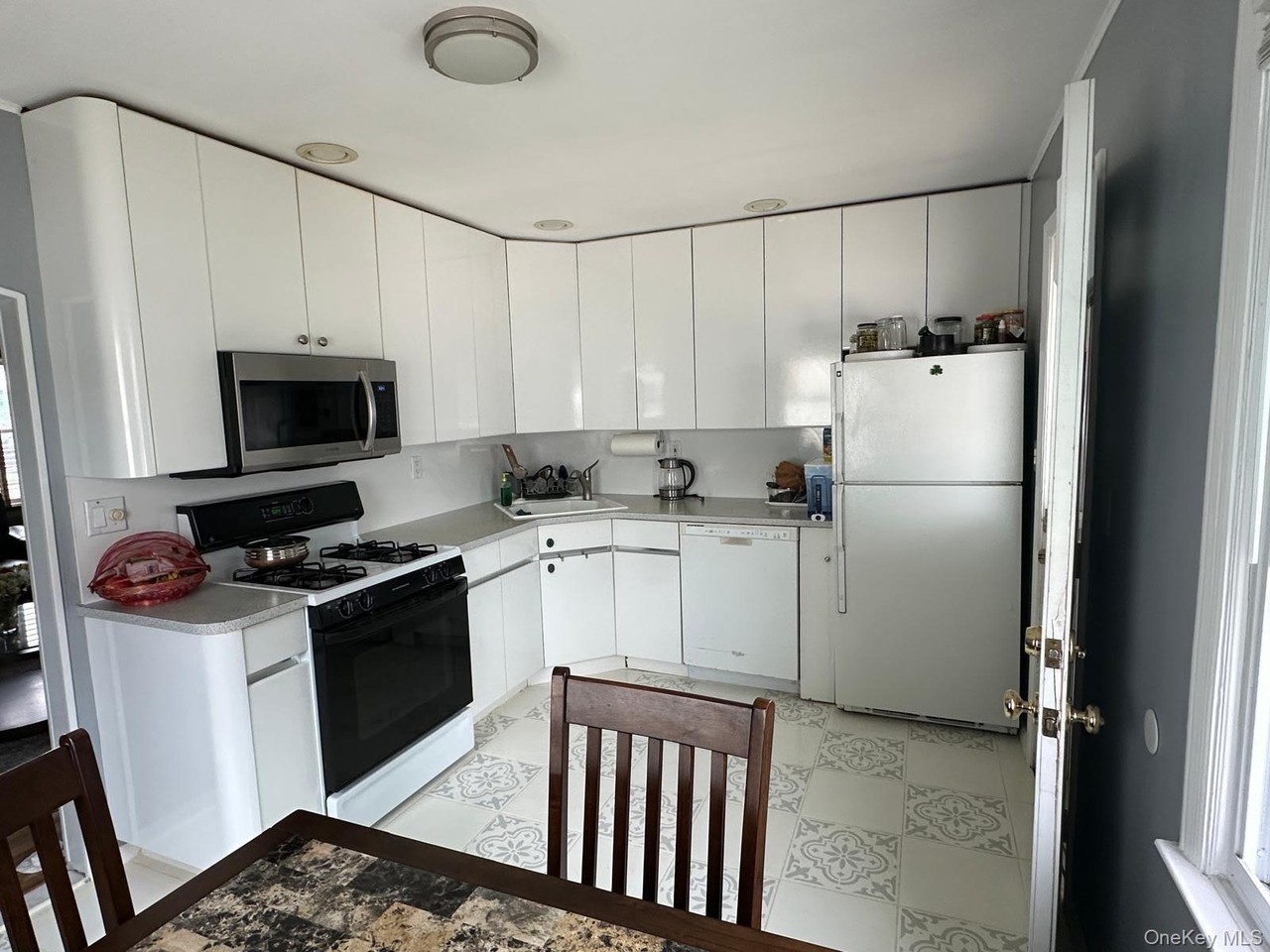 32 Terrace Pl - Photo 2 of 20