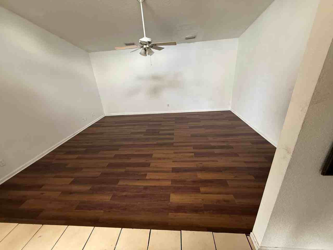 1001 Manor Dr - Photo 3 of 17