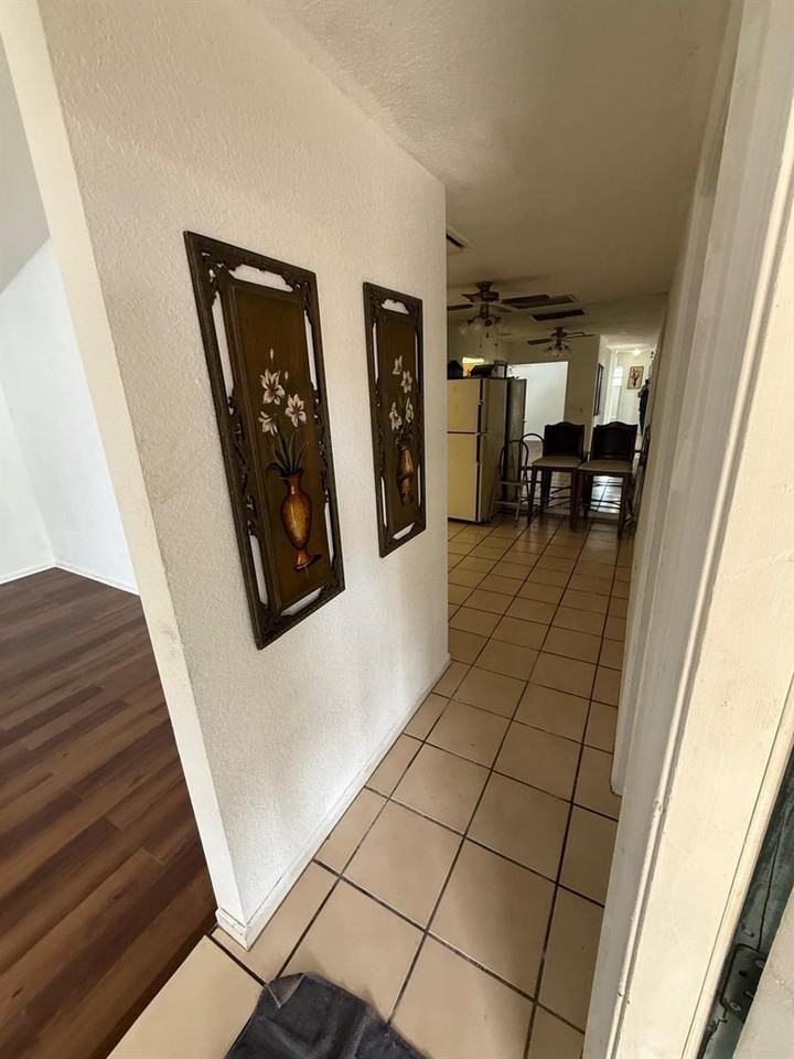 1001 Manor Dr - Photo 6 of 17