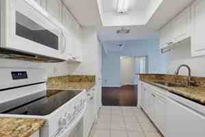 featured image of 400 Crestwood N Court , 417 ##417