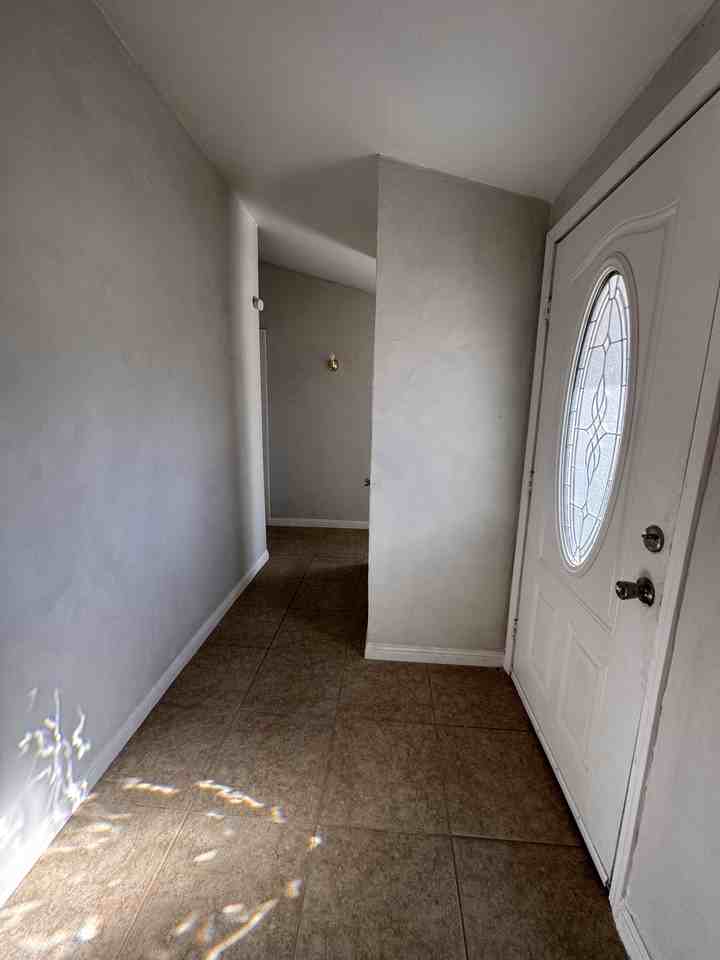 21225 79th St #1 - Photo 5 of 11