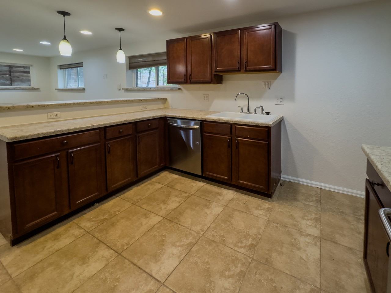 1925 Akron St Bsmt #1 - Photo 3 of 12