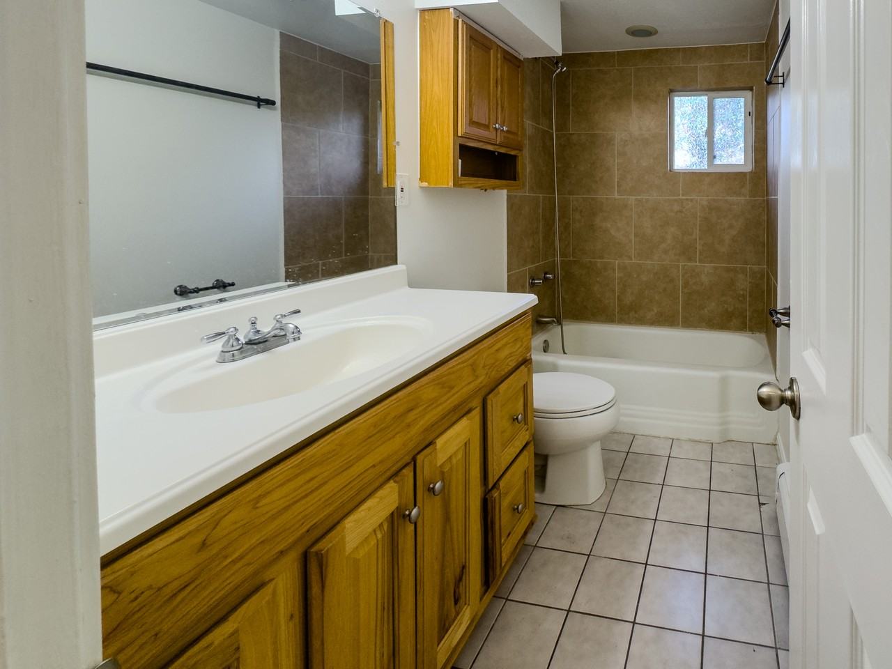 1925 Akron St Bsmt #1 - Photo 6 of 12