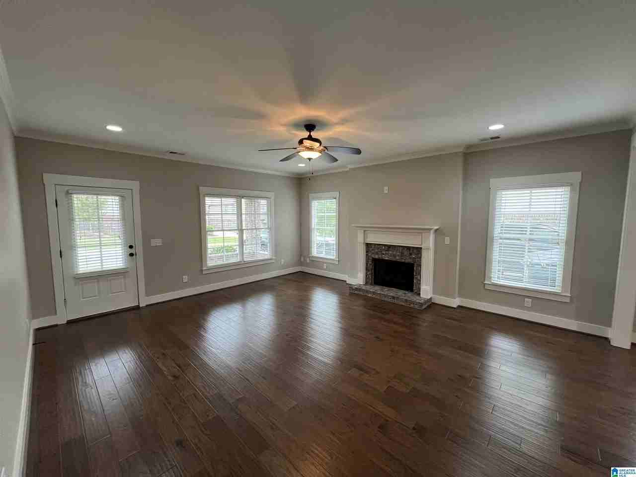 5849 Longview Ln - Photo 2 of 34