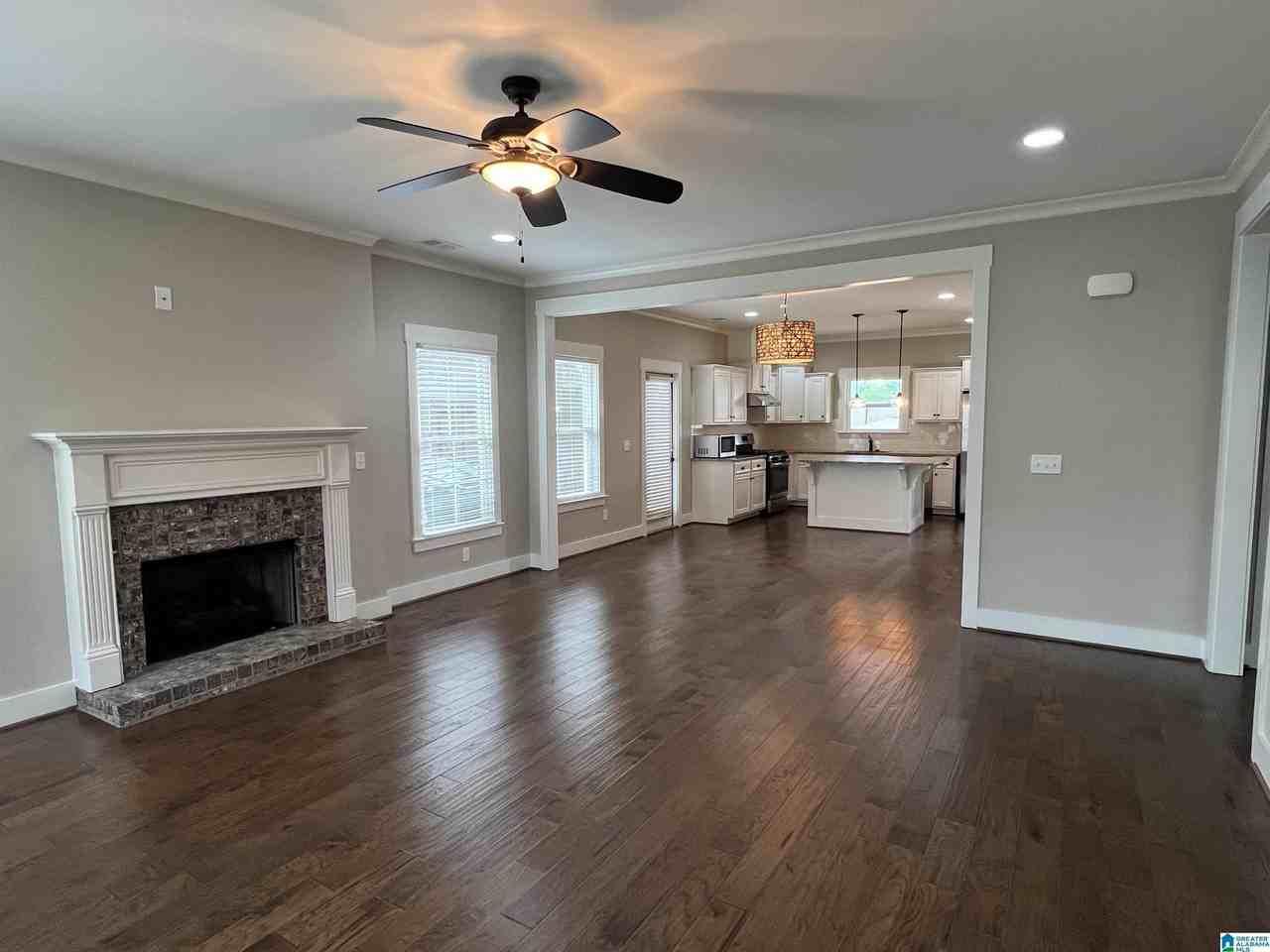 5849 Longview Ln - Photo 4 of 34