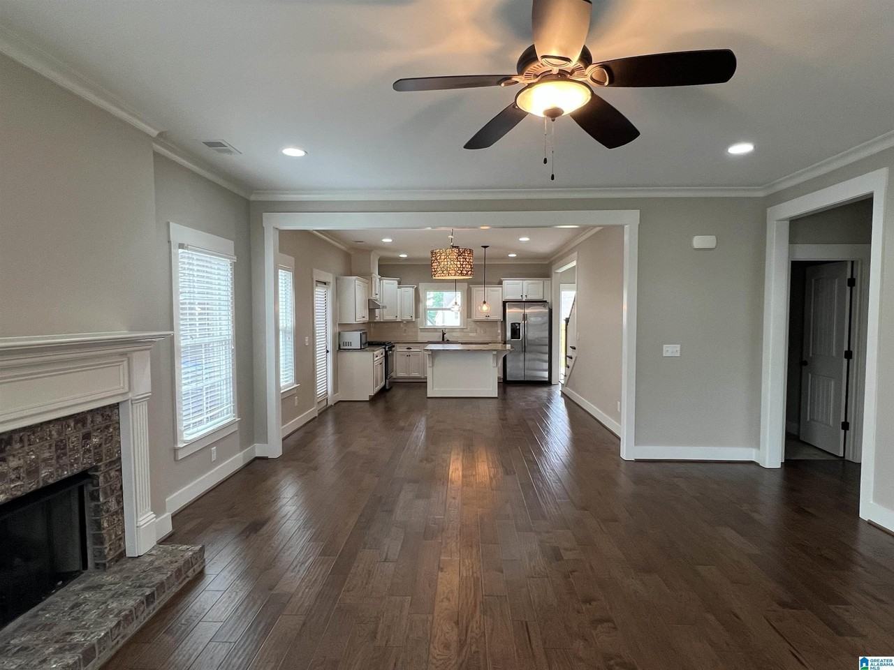5849 Longview Ln - Photo 5 of 34