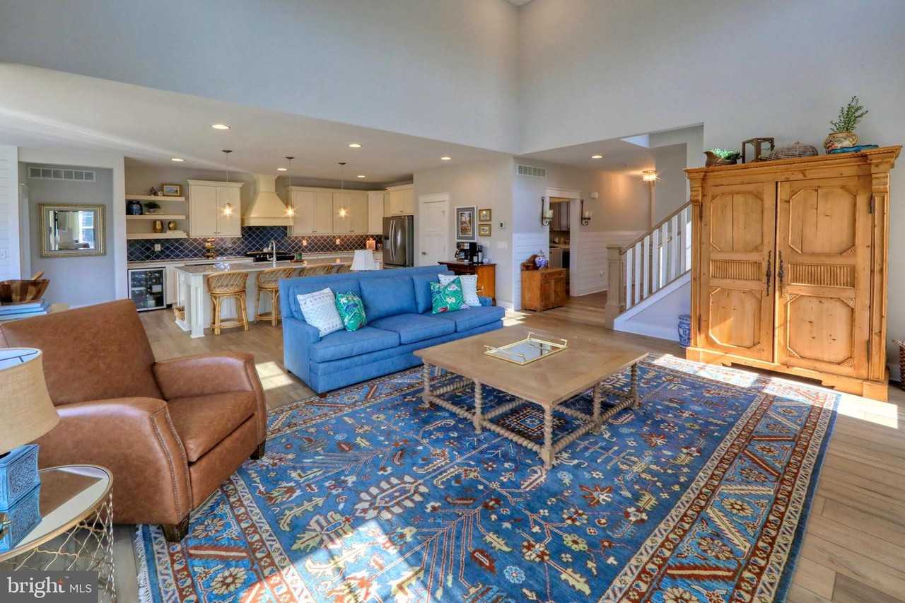 31569 Rachel Ave - Photo 4 of 15