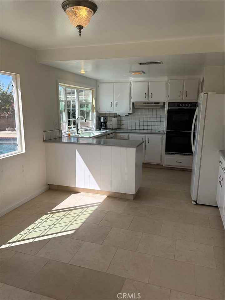 1742 La Mesa Oaks Dr - Photo 5 of 24