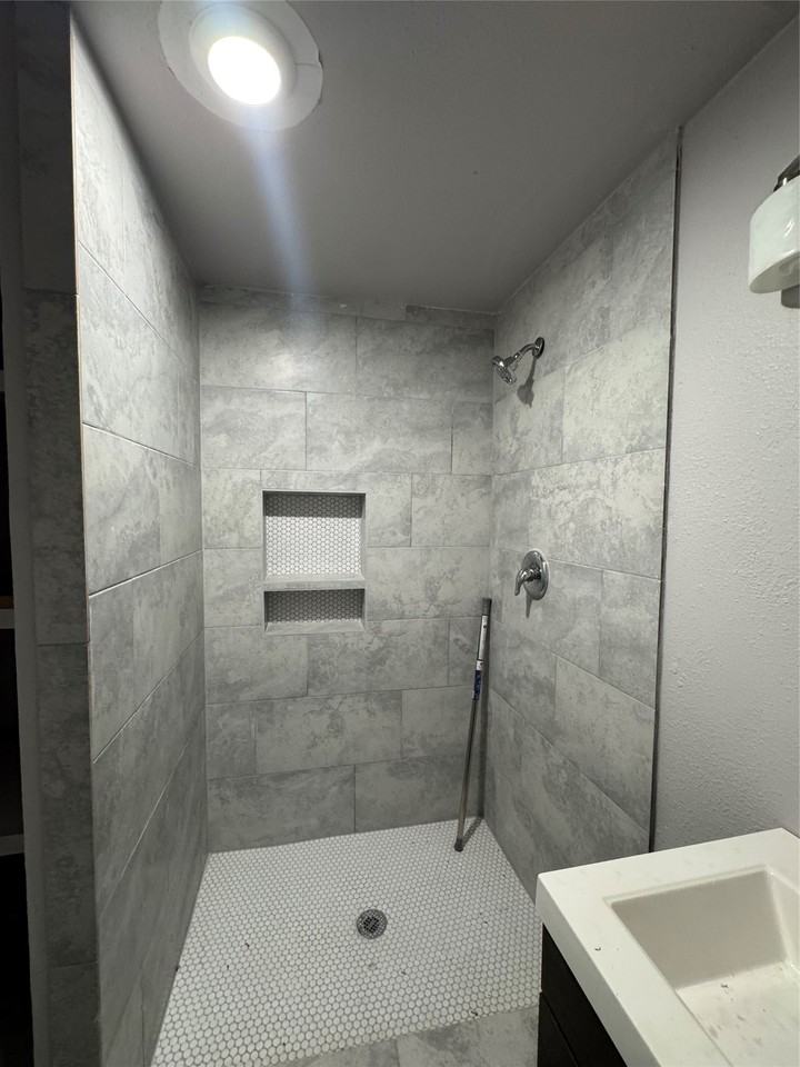 4412 Denmark St - Photo 5 of 7