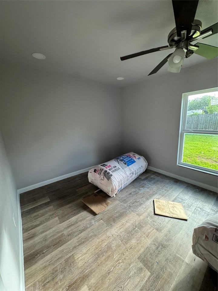 4412 Denmark St - Photo 6 of 7