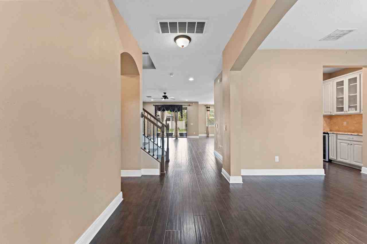 19184 Long Lake Ranch Blvd - Photo 4 of 44