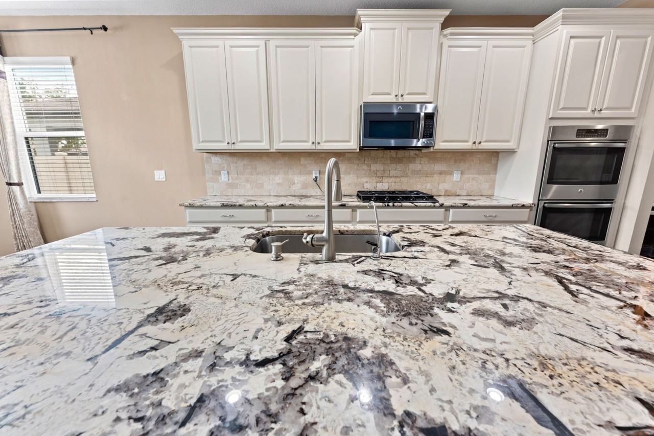 19184 Long Lake Ranch Blvd - Photo 7 of 44