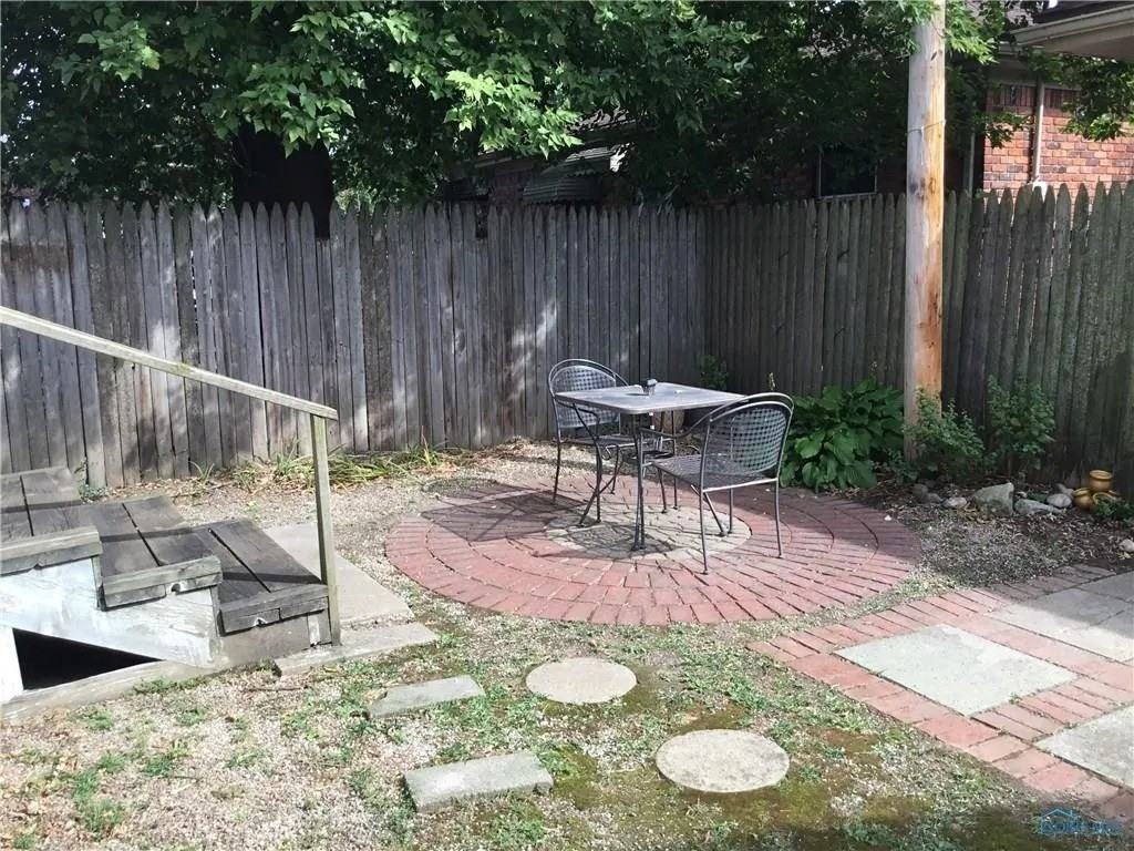 1541 Eleanor Ave - Photo 2 of 6