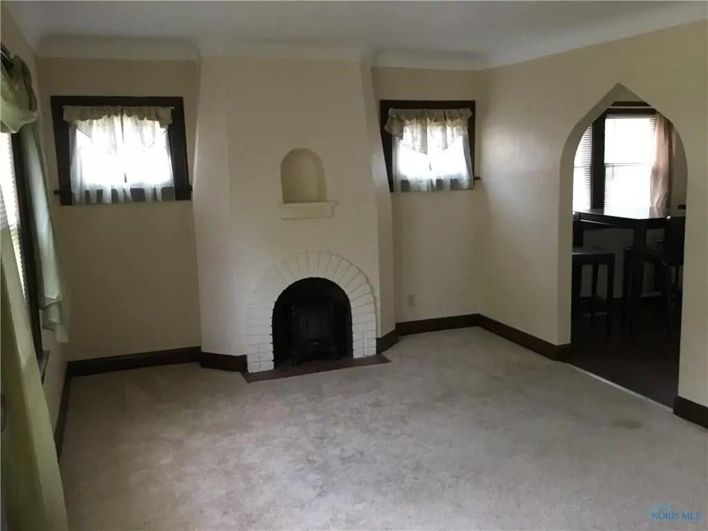 1541 Eleanor Ave - Photo 3 of 6