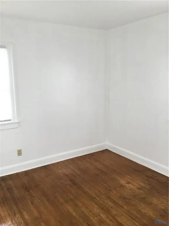 1541 Eleanor Ave - Photo 4 of 6