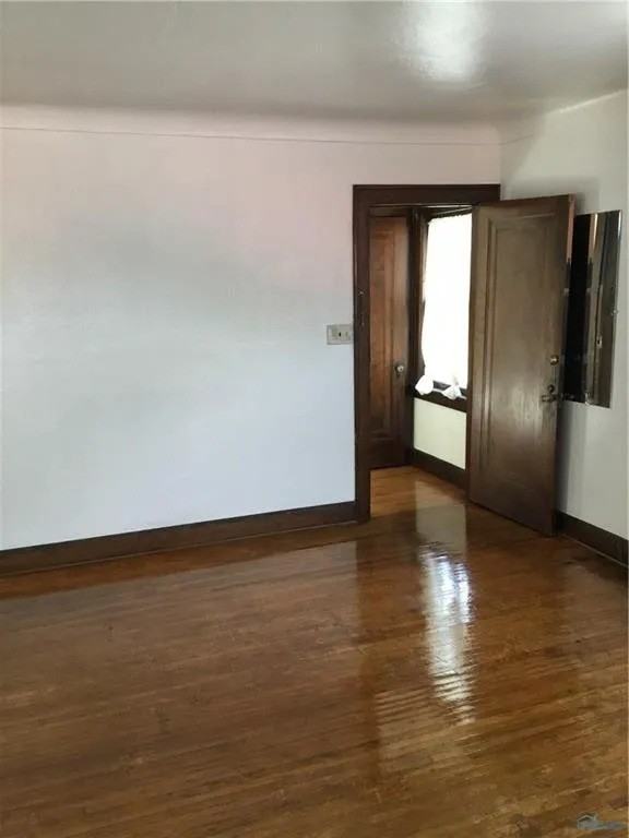 1541 Eleanor Ave - Photo 5 of 6