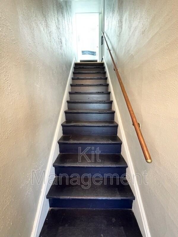 1141 Earlwood Ave - Photo 4 of 4