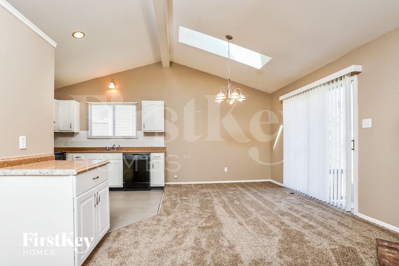 4231 River Oaks Dr - Photo 5 of 14