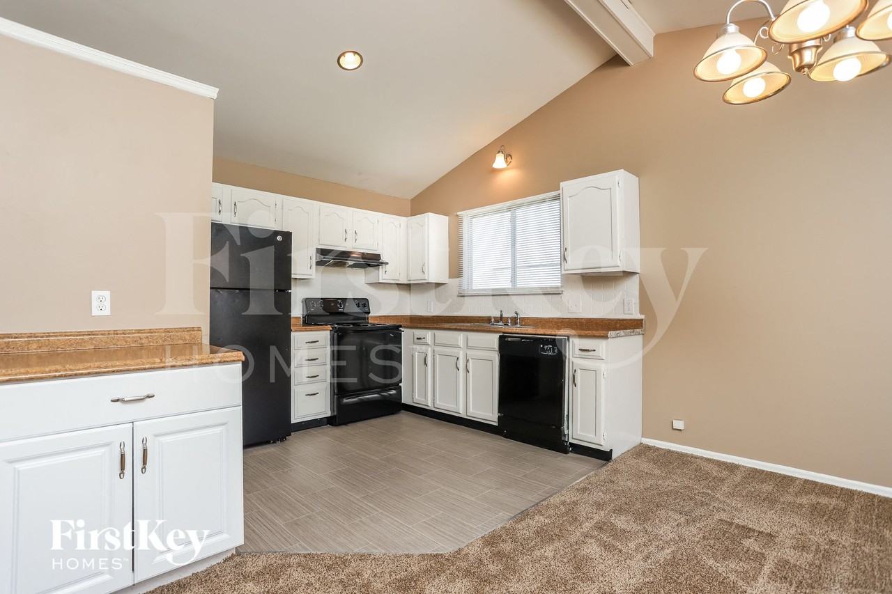 4231 River Oaks Dr - Photo 7 of 14