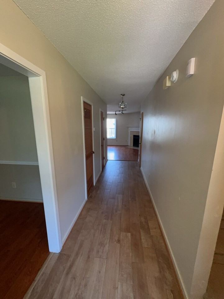 2915 Cathedral Ln - Photo 3 of 22