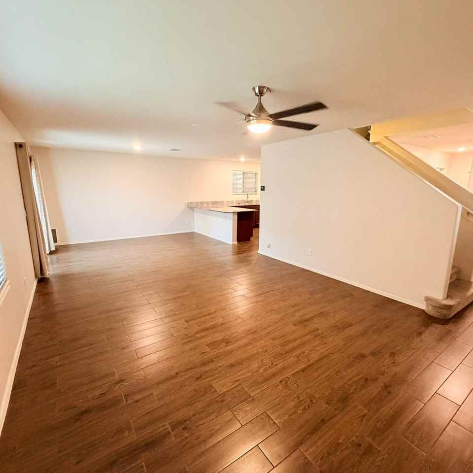 18293 N Clarence Ln - Photo 2 of 21