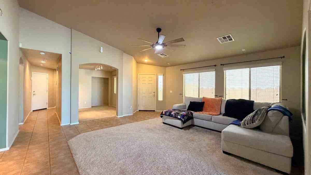 44178 W Lindgren Dr - Photo 5 of 25