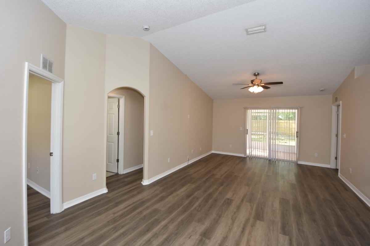 6 Seckel Ct - Photo 2 of 30