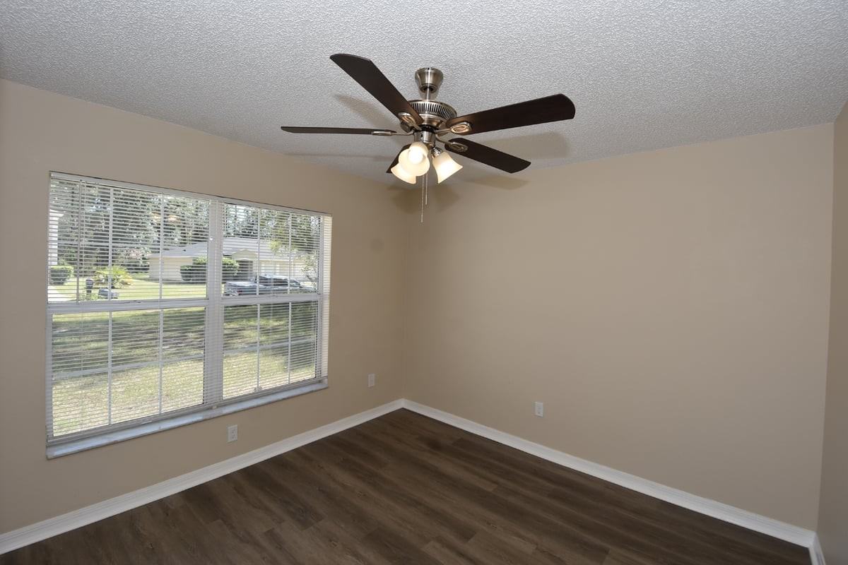 6 Seckel Ct - Photo 4 of 30