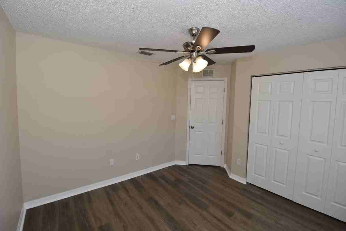 6 Seckel Ct - Photo 5 of 30